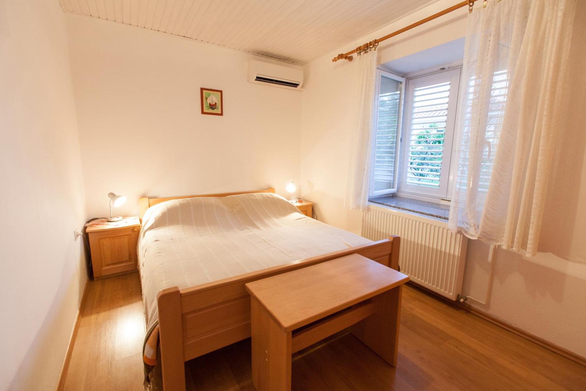 Apartments Villa Ana Кърк Стая снимка