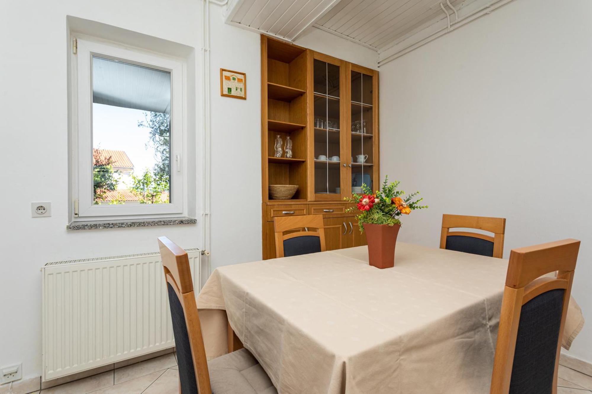 Apartments Villa Ana Кърк Стая снимка
