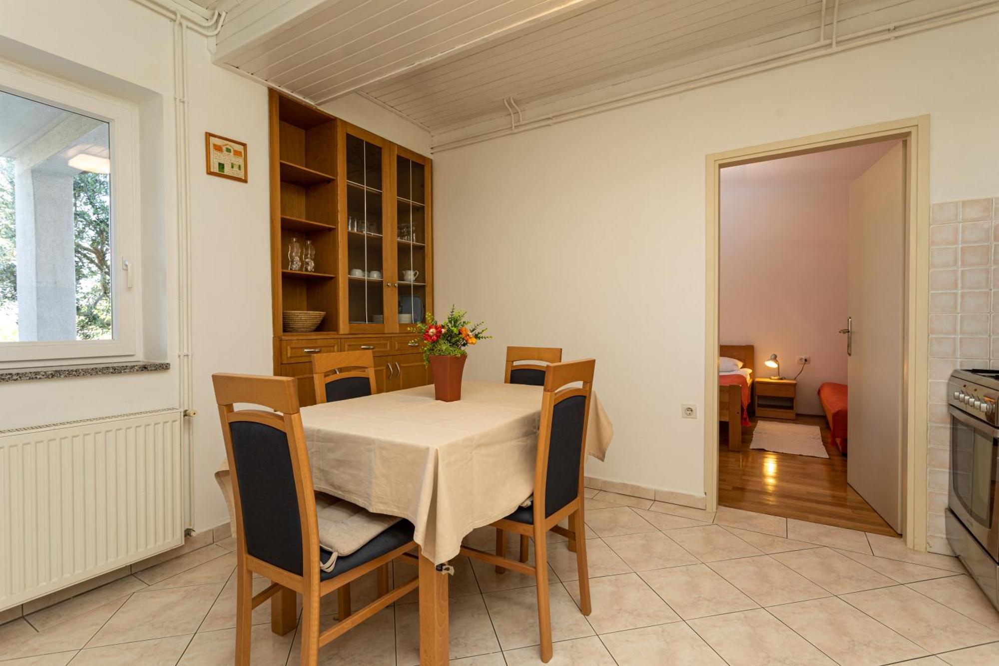 Apartments Villa Ana Кърк Стая снимка