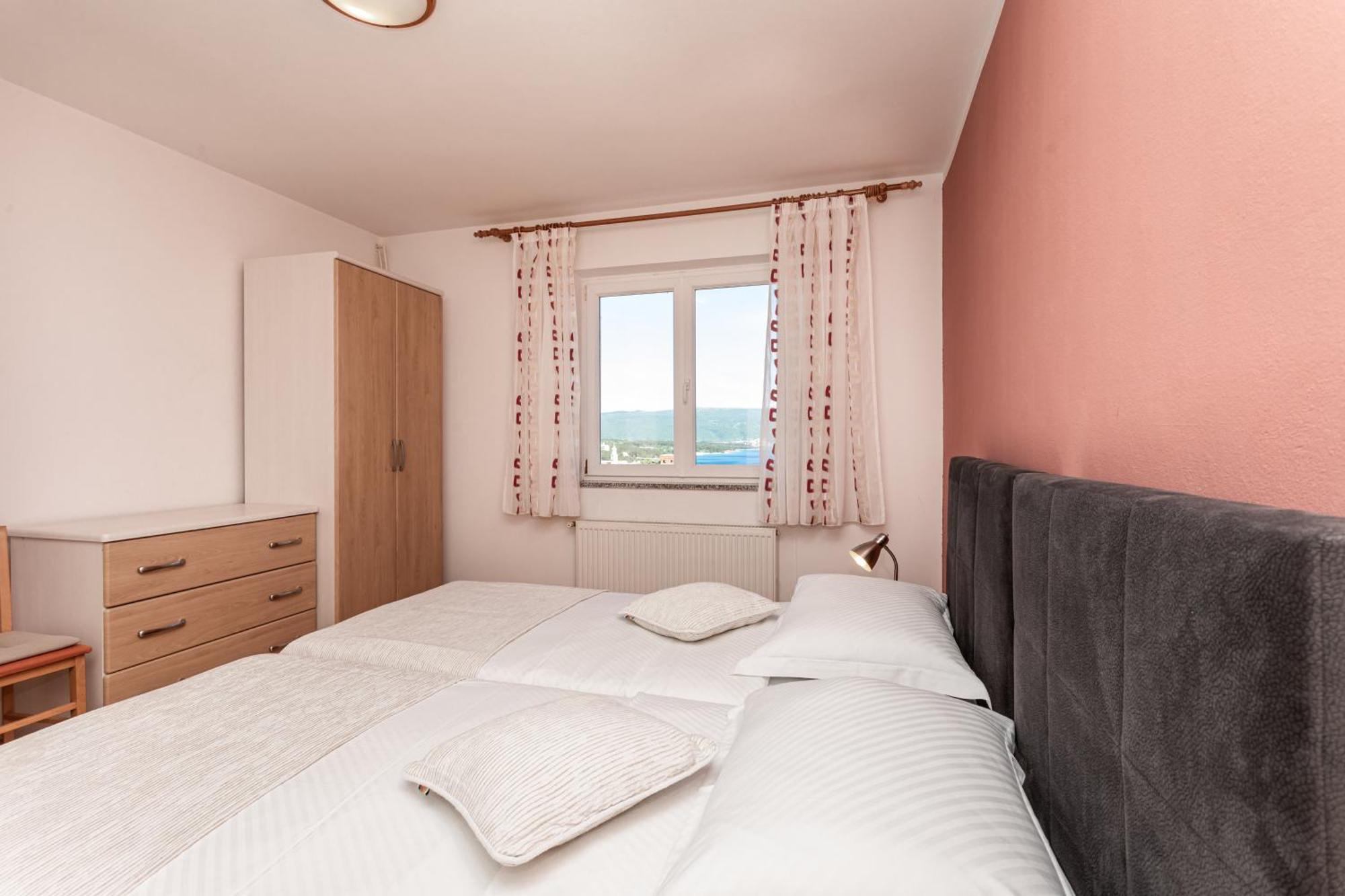 Apartments Villa Ana Кърк Стая снимка