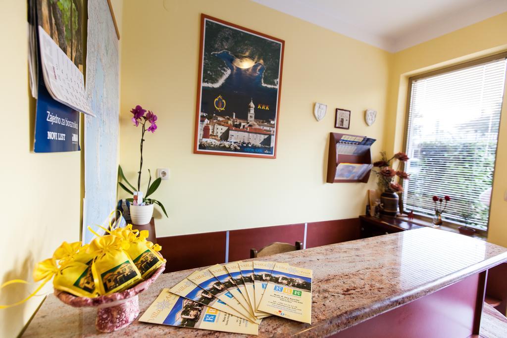 Apartments Villa Ana Кърк Екстериор снимка