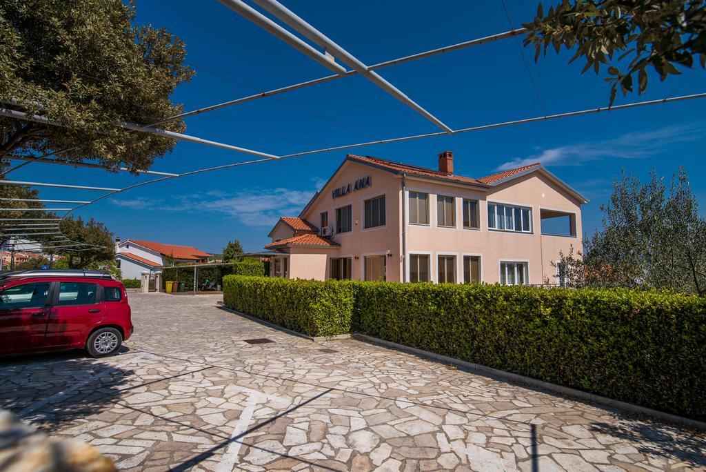 Apartments Villa Ana Кърк Екстериор снимка