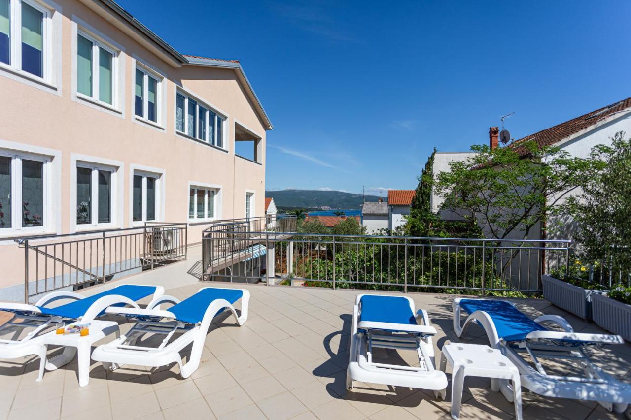 Apartments Villa Ana Кърк Екстериор снимка